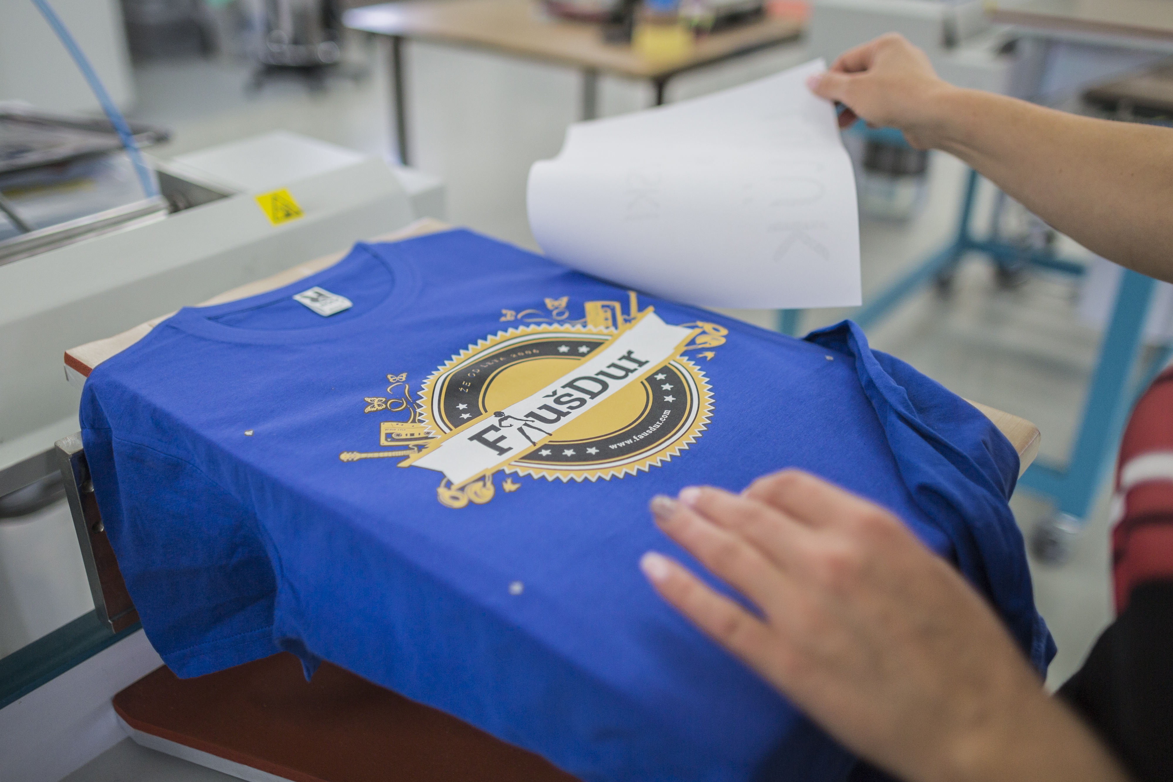 Personalizirana delovna oblačila za pomladne aktivnosti